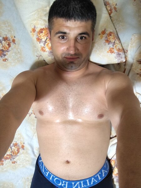 Sportiv, singur, 35 de ani, 175 cm, 80 kg.